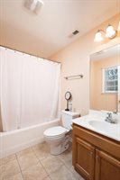 304 Battle Bluff Dr, Rossville, GA 30741