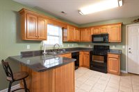 304 Battle Bluff Dr, Rossville, GA 30741