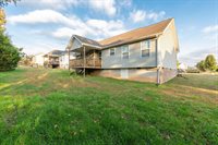 304 Battle Bluff Dr, Rossville, GA 30741