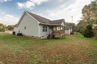 304 Battle Bluff Dr, Rossville, GA 30741