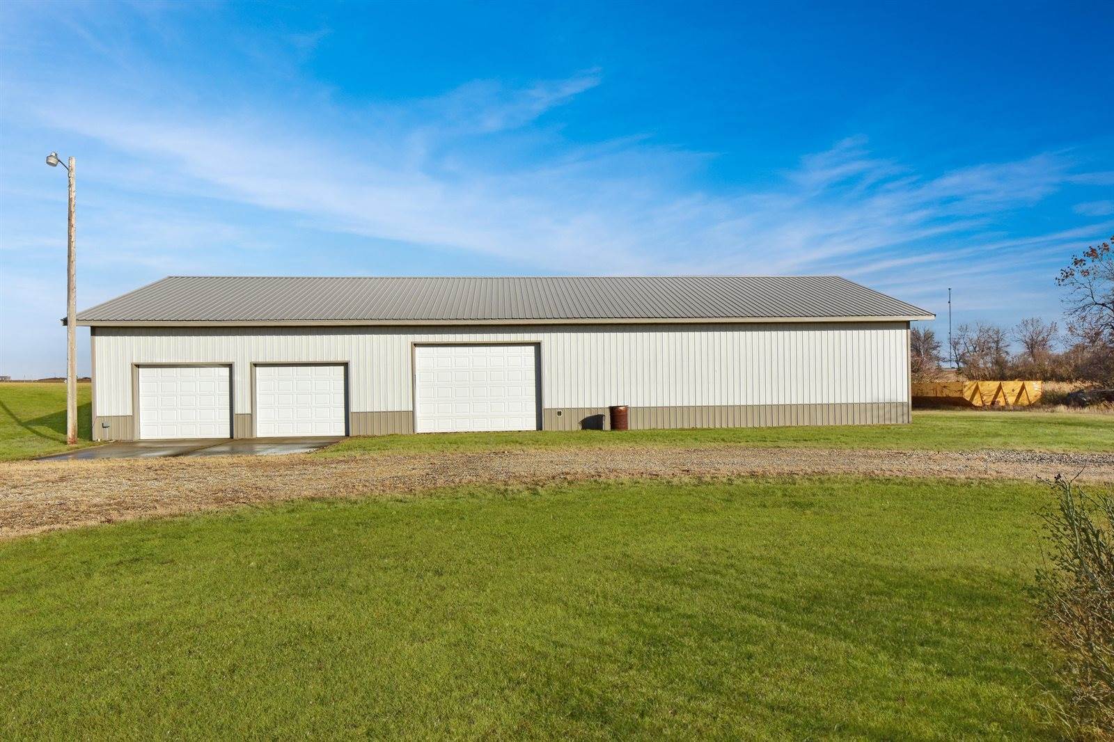 8989 62nd St NW, Ross, ND 58776