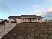 14015 Madison Ln, Williston, ND 58801