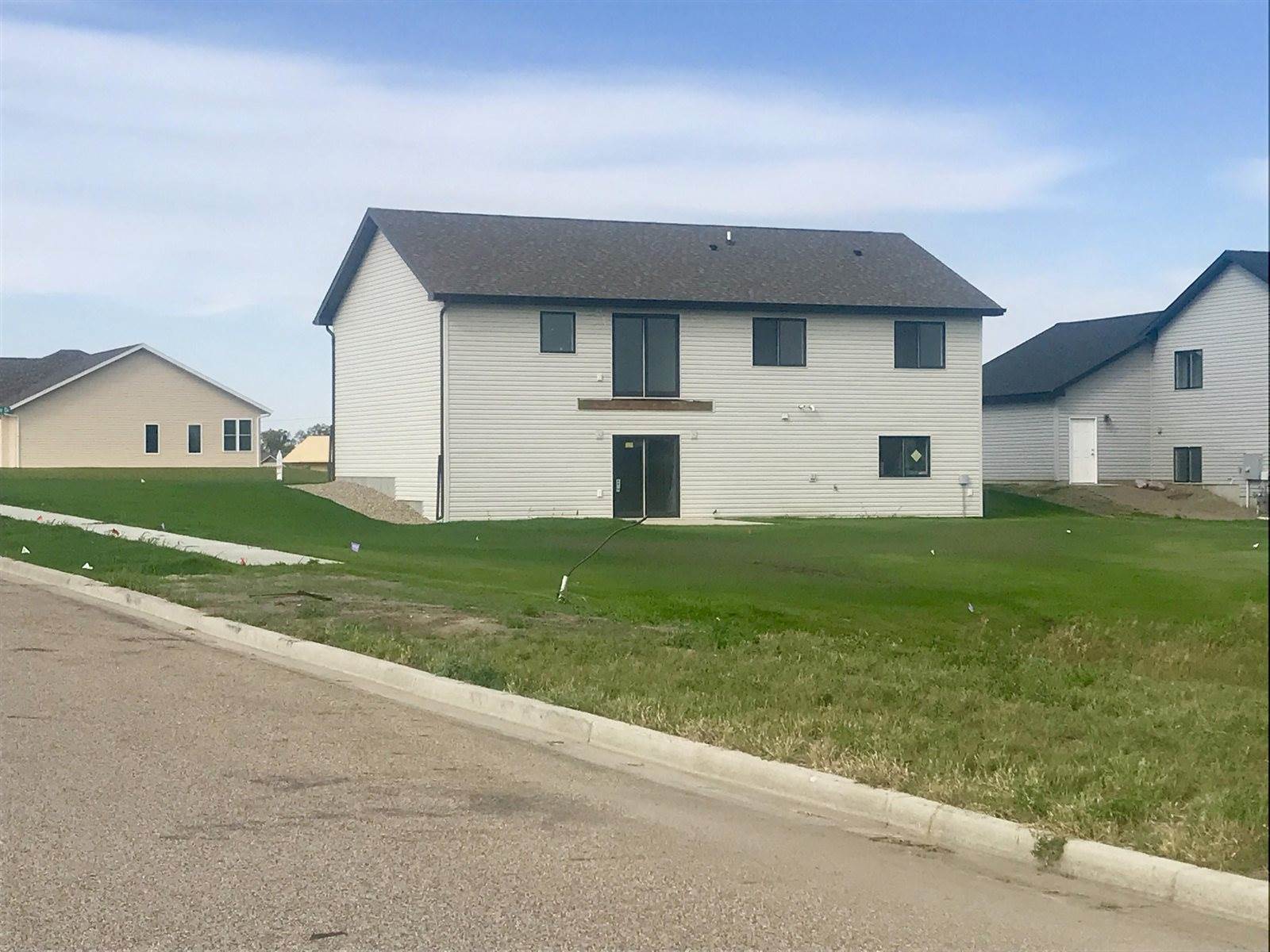 337 E Lasalle Drive, Bismarck, ND 58503