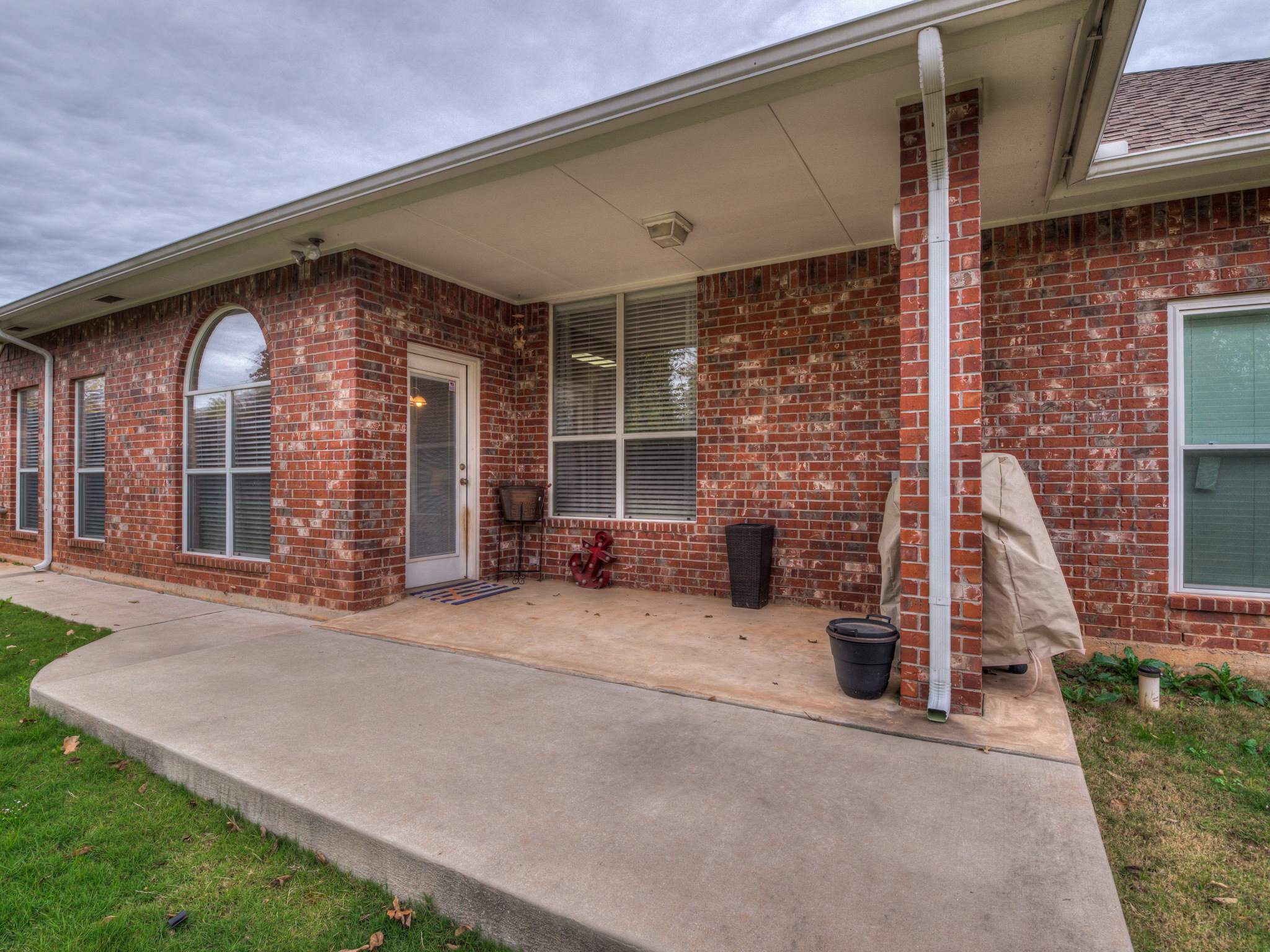 117 Stone Creek Rd, Midwest City, OK 73130