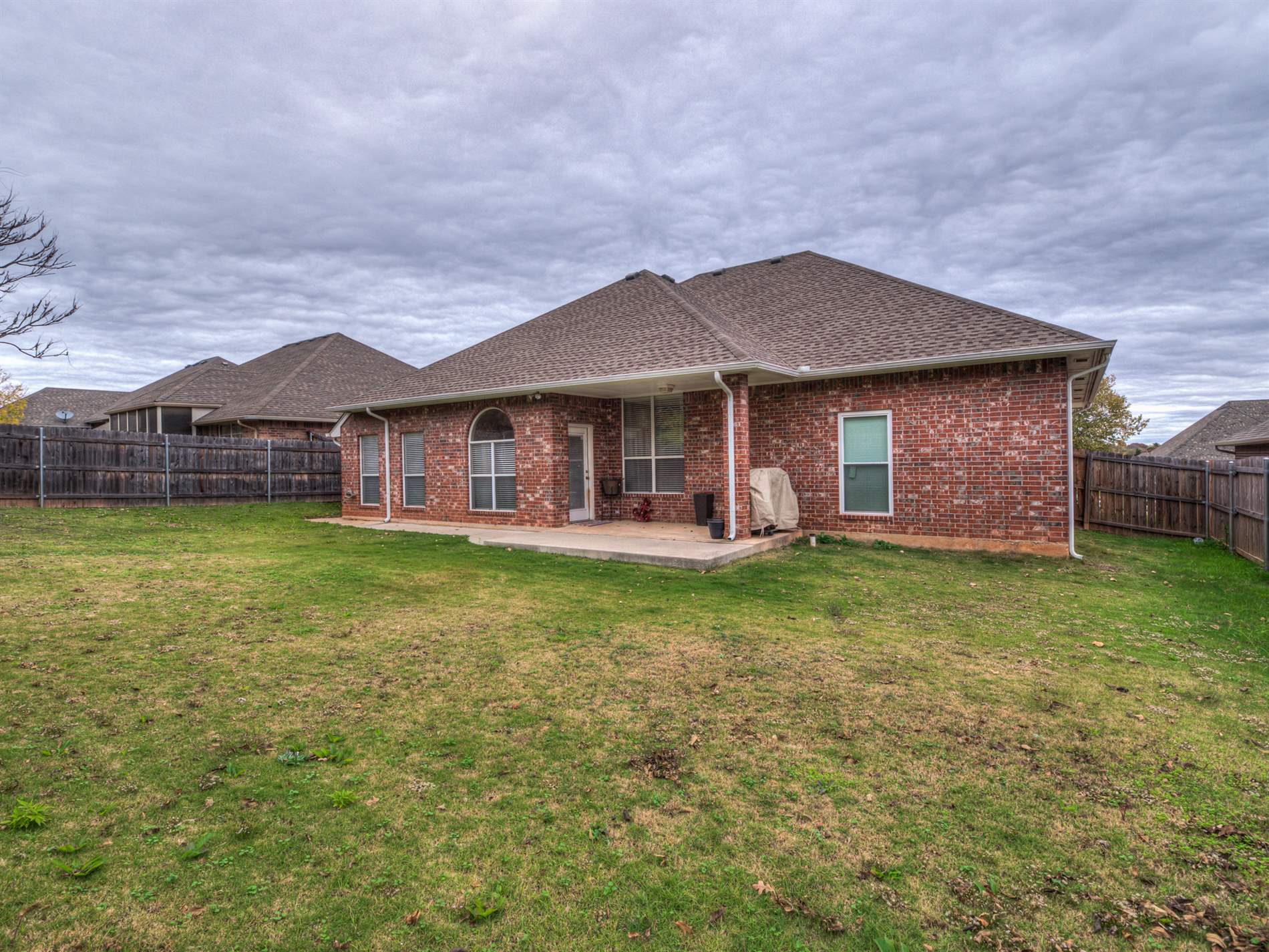 117 Stone Creek Rd, Midwest City, OK 73130