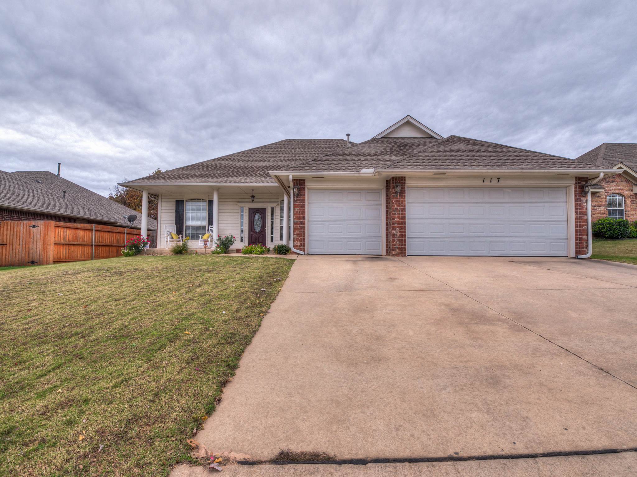 117 Stone Creek Rd, Midwest City, OK 73130