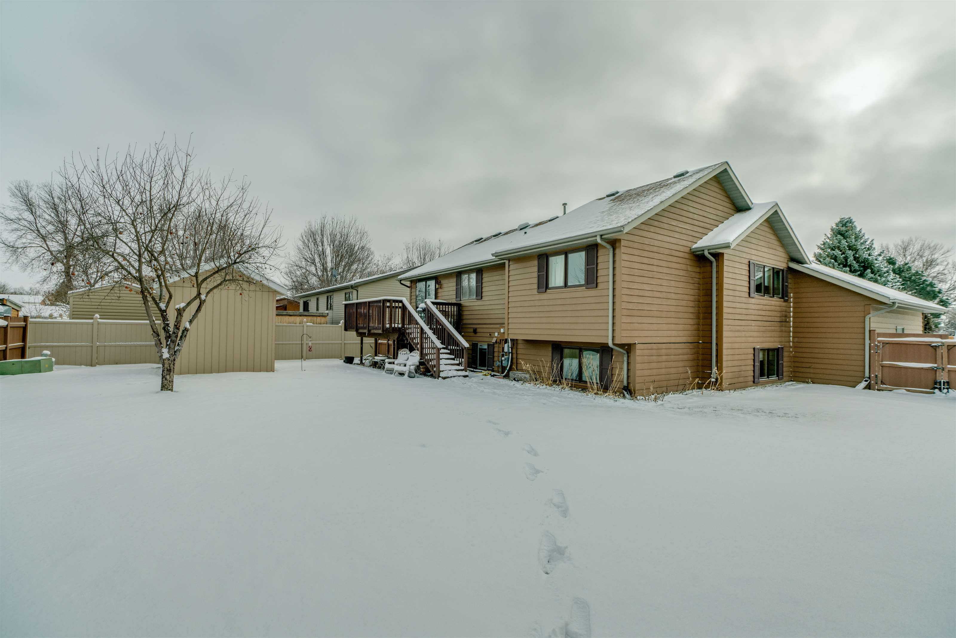 572 Macon Drive, Bismarck, ND 58504