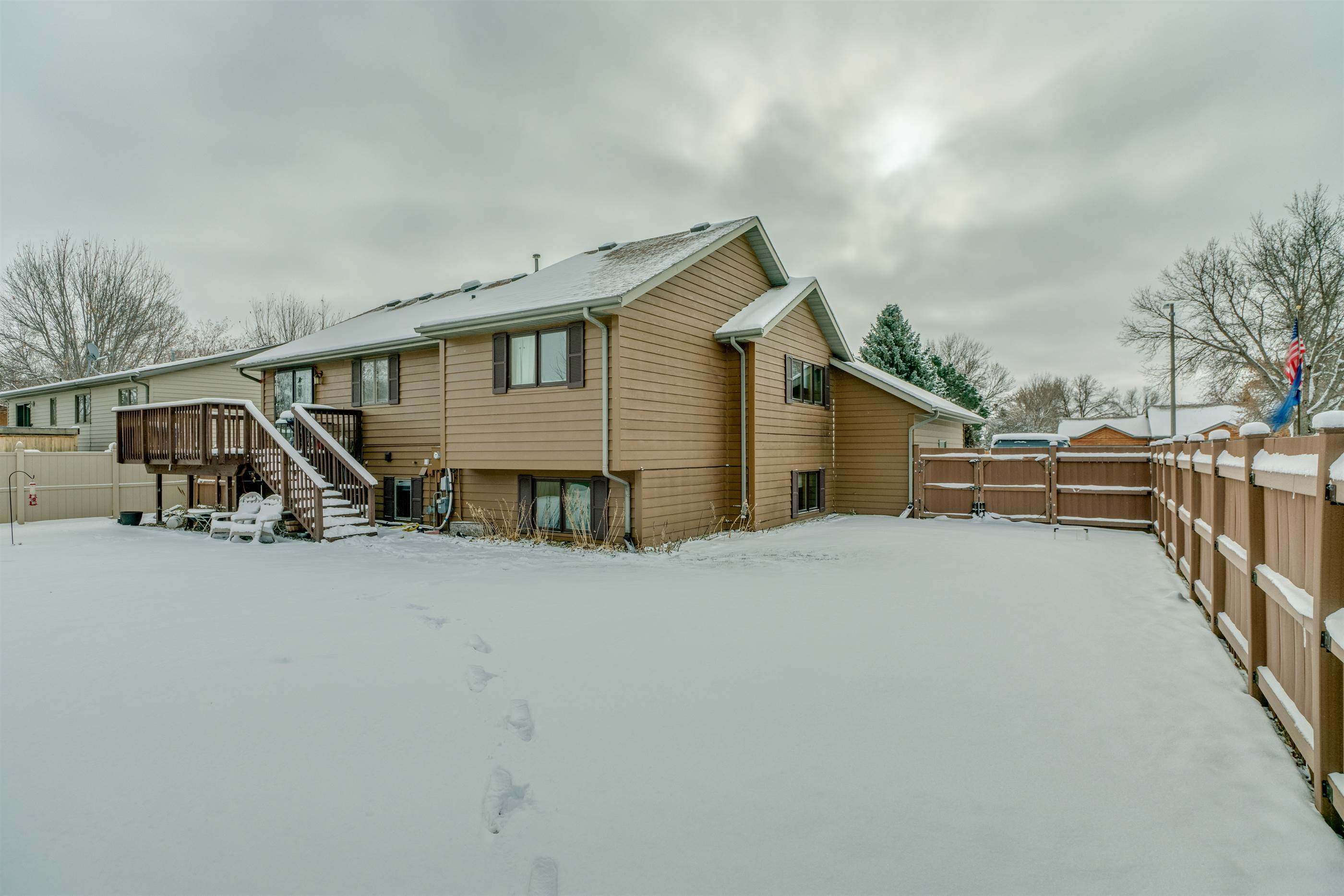 572 Macon Drive, Bismarck, ND 58504