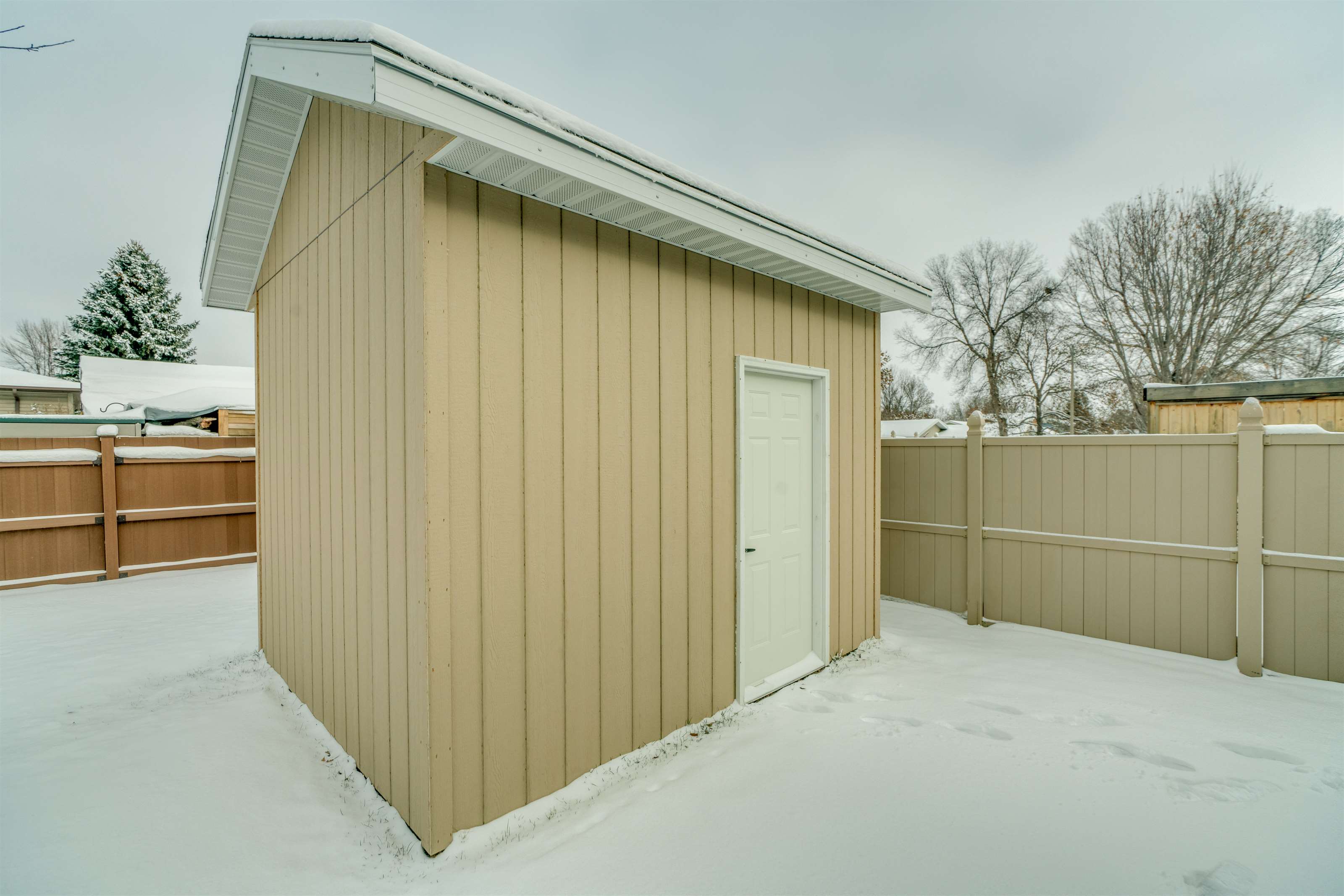 572 Macon Drive, Bismarck, ND 58504