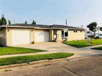 1717 Hillside Ct, Williston, ND 58801