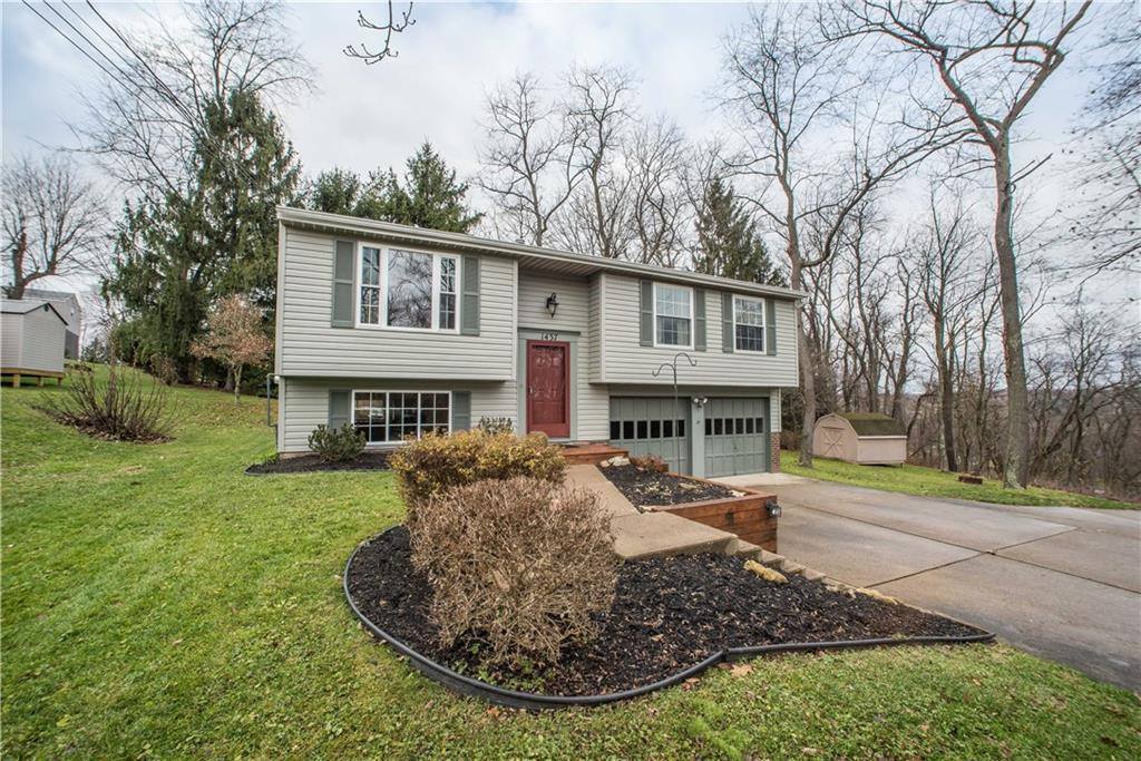 1437 Marion Dr, South Park, PA 15236