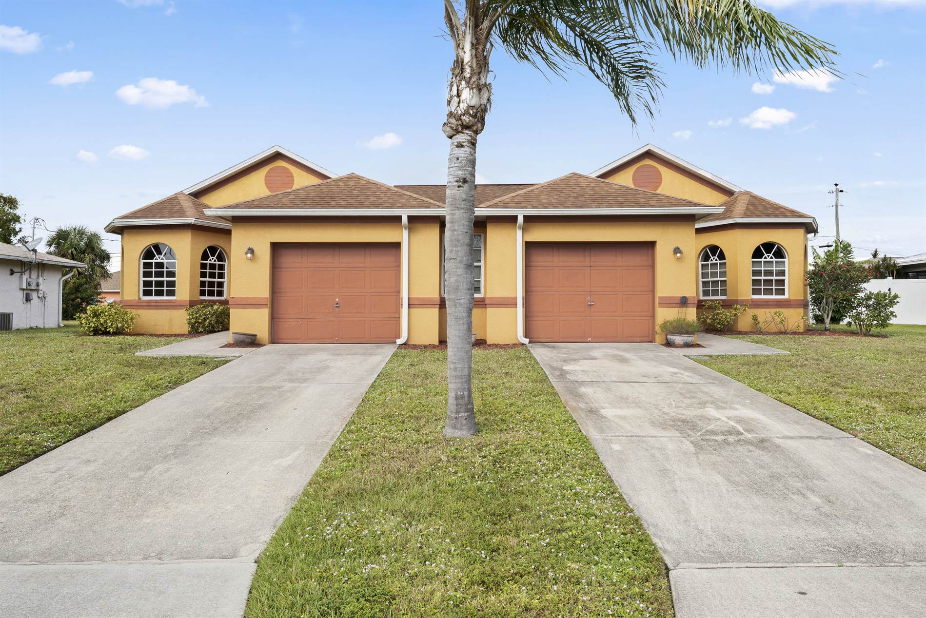 621 SE 14th Ter, Cape Coral, FL 33990