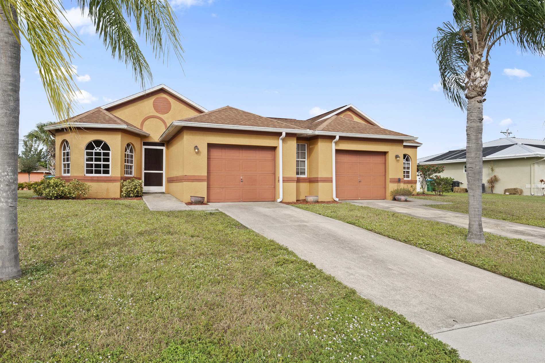 621 SE 14th Ter, Cape Coral, FL 33990