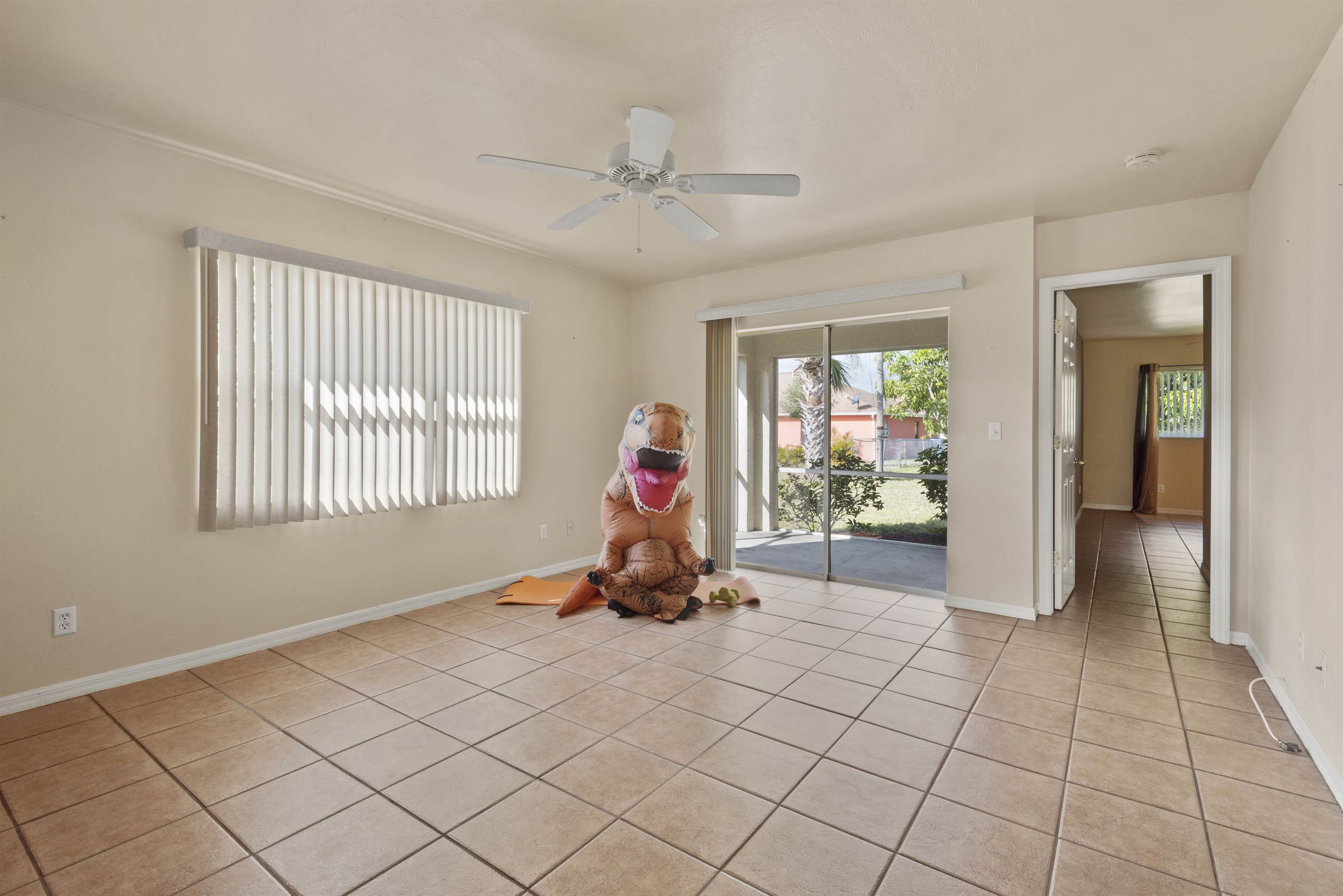 621 SE 14th Ter, Cape Coral, FL 33990