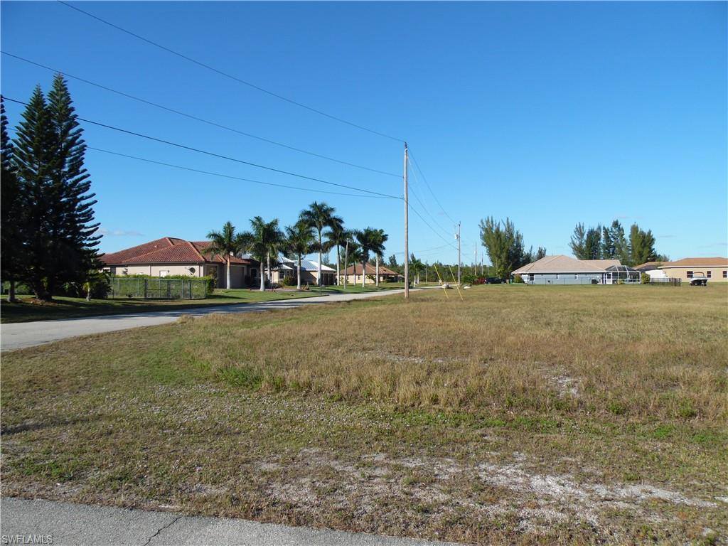 2019 NW 41st Pl, Cape Coral, FL 33993