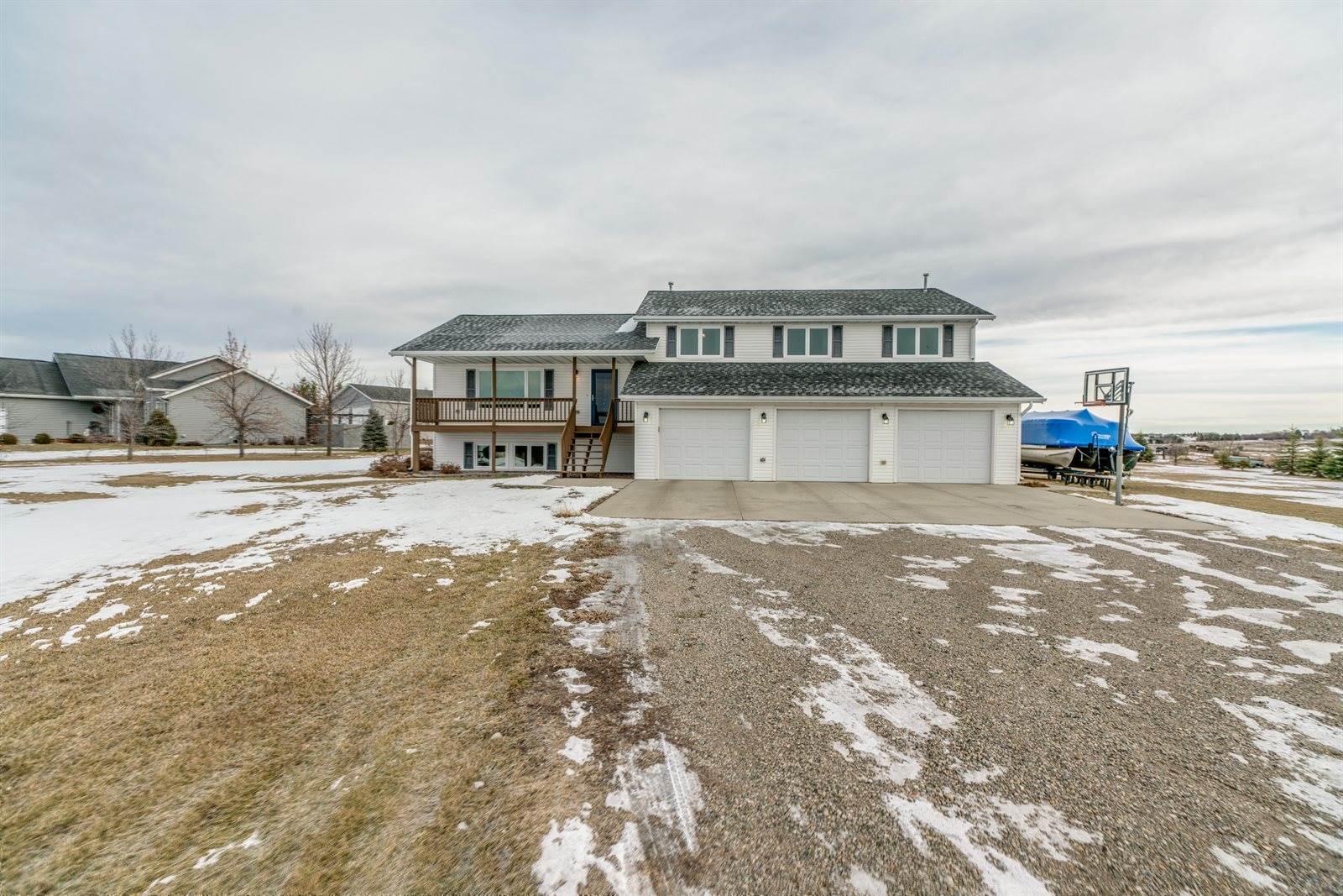 6905 Endicott Drive, Bismarck, ND 58503