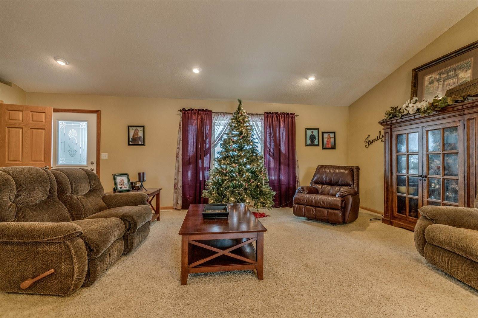 6905 Endicott Drive, Bismarck, ND 58503