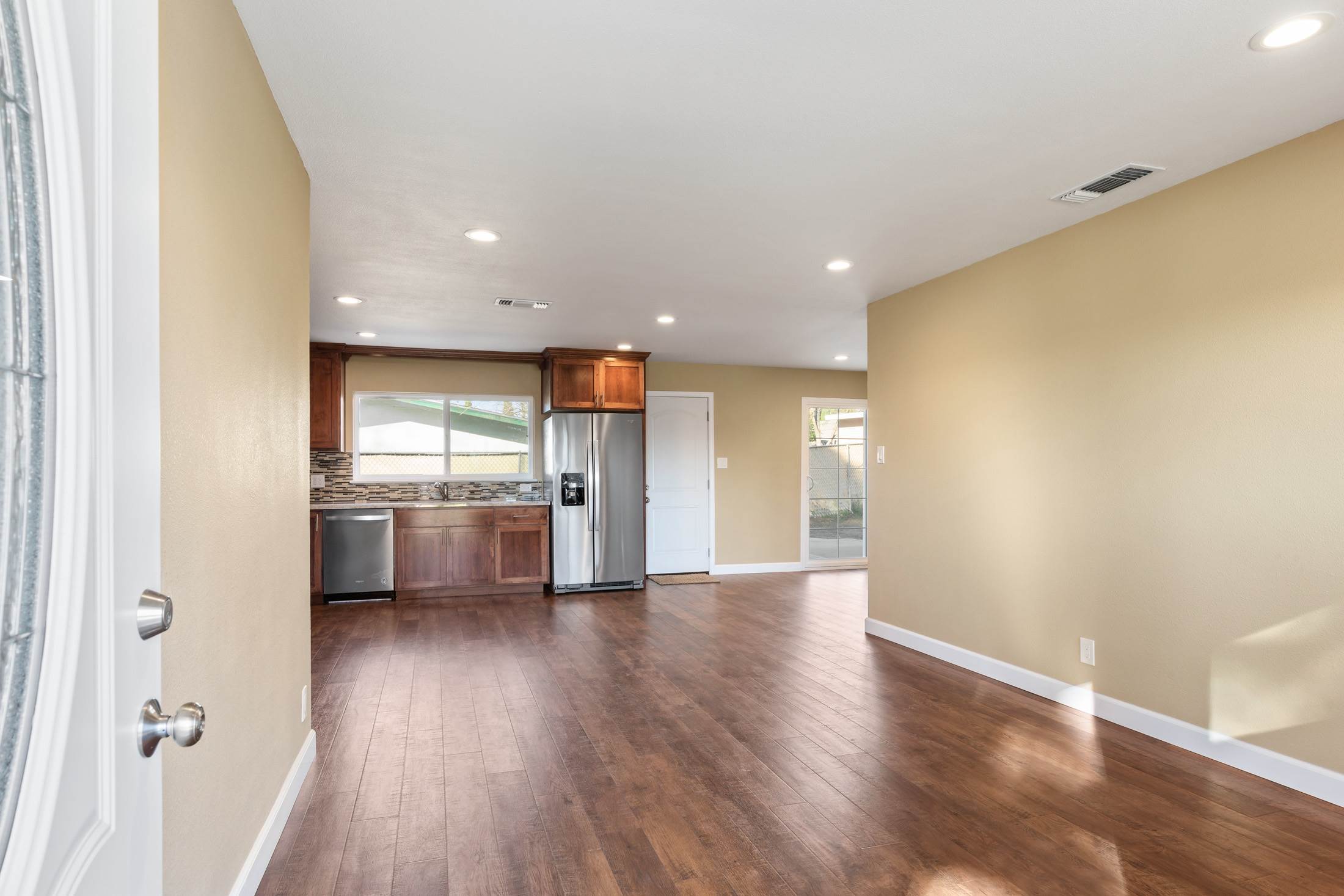 6935 Birchwood Cir, Citrus Heights, CA 95621