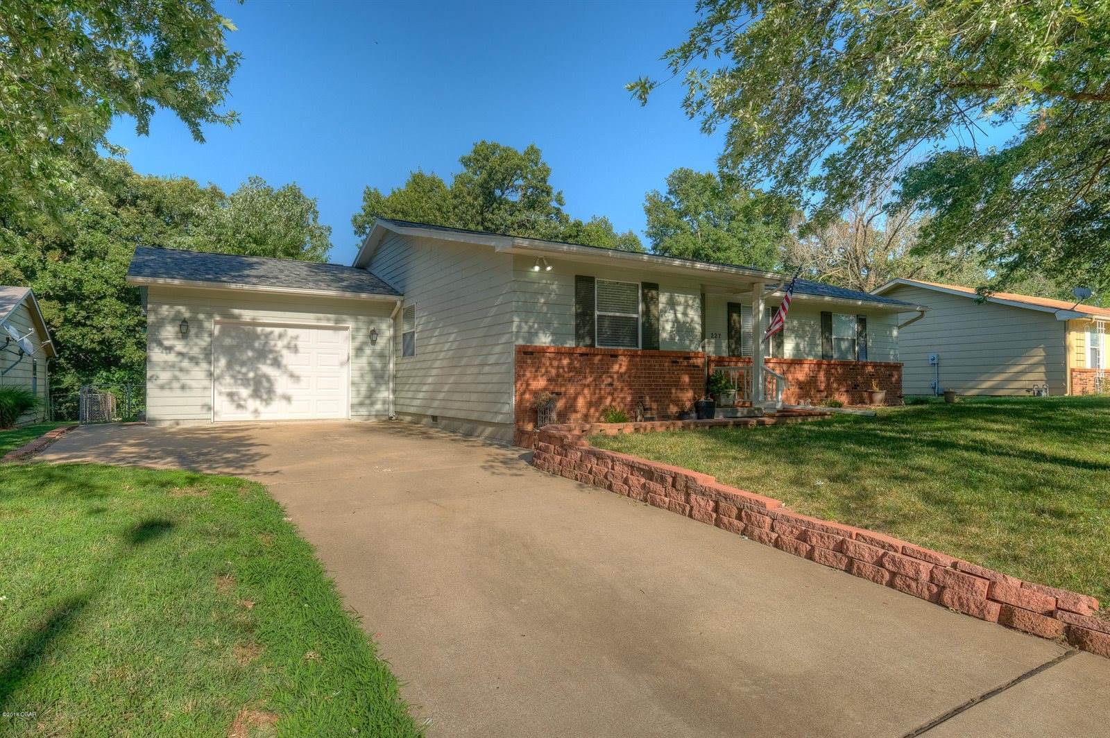 227 North Ozark Avenue, Joplin, MO 64801