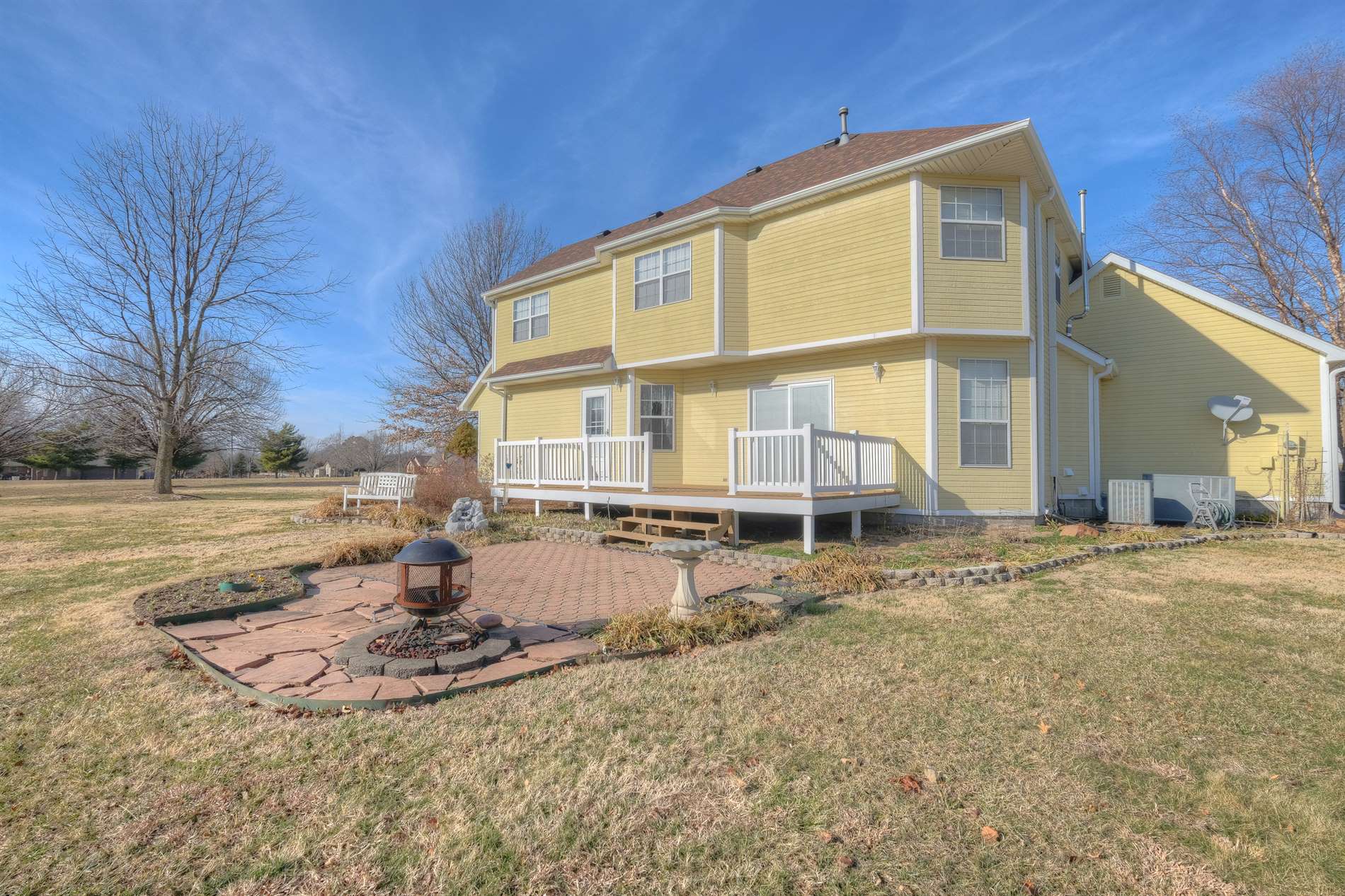 2012 West Loveland Drive, Carthage, MO 64836