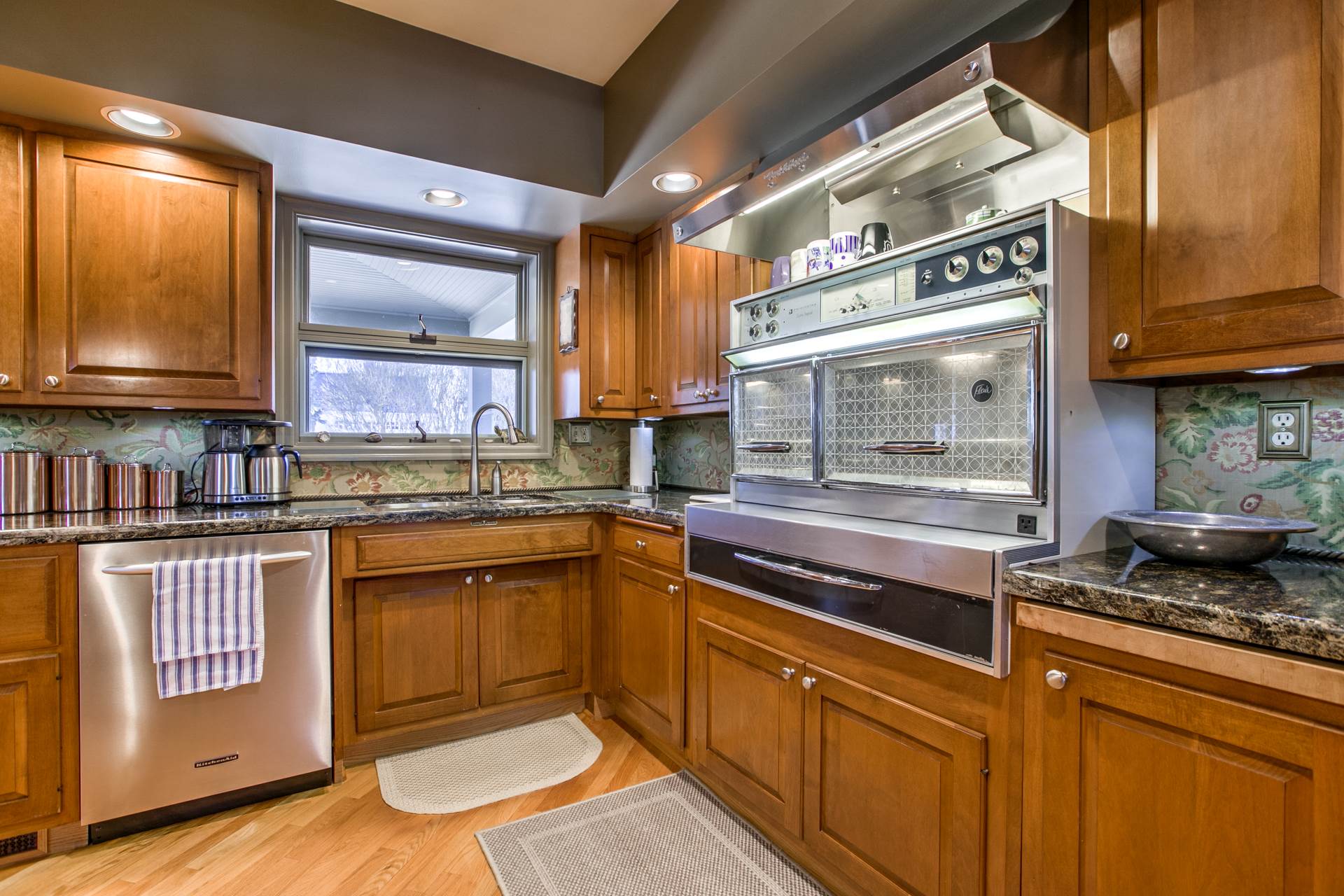 1520 S 83 Street, Omaha, NE 68124