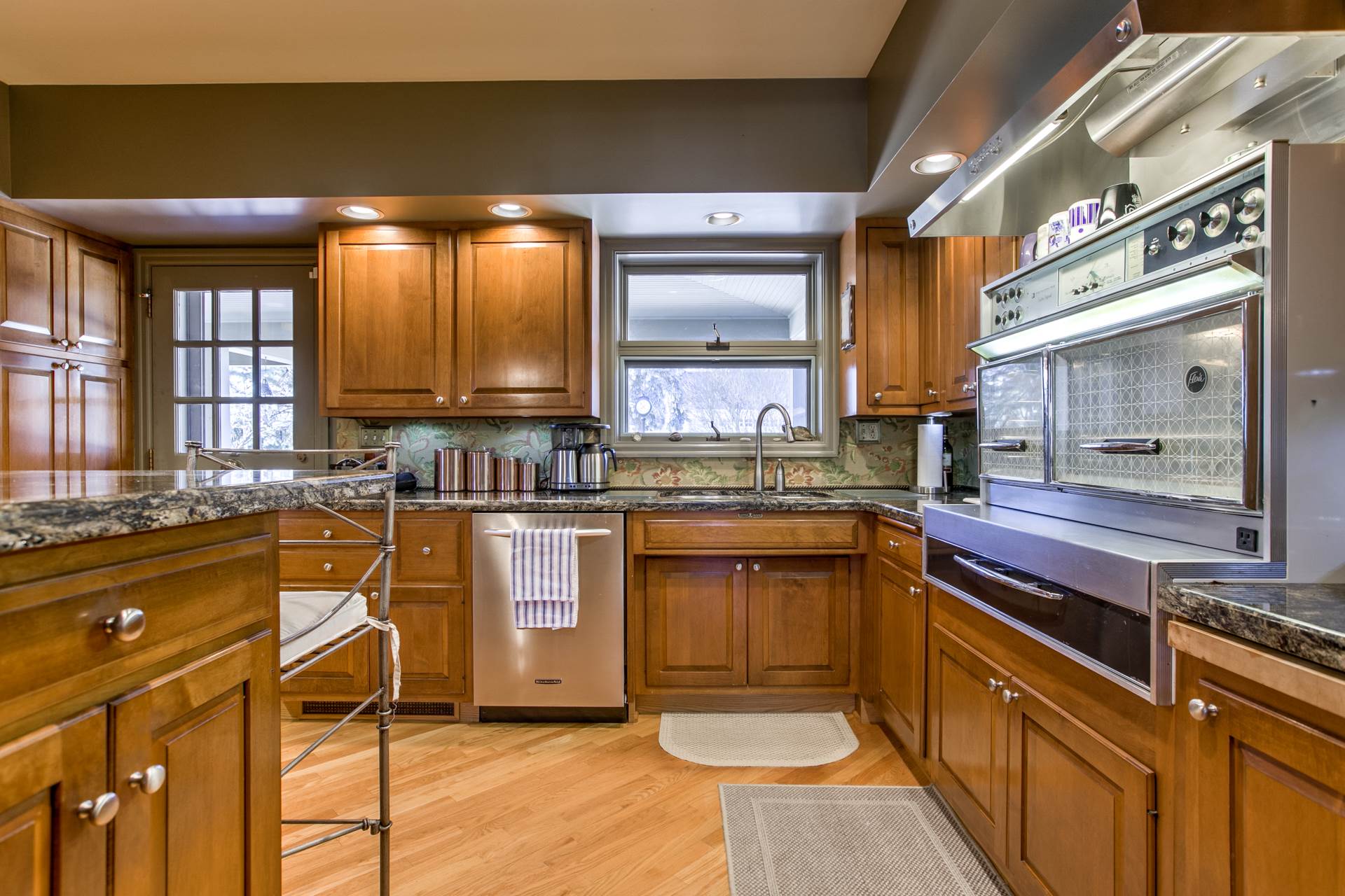 1520 S 83 Street, Omaha, NE 68124