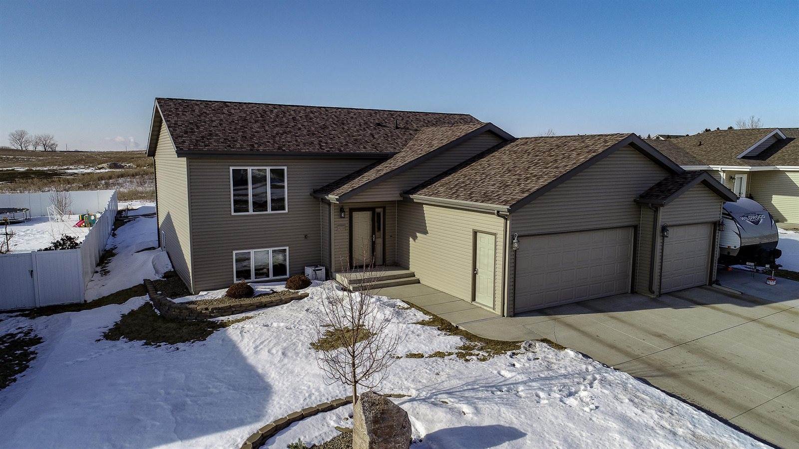 4024 Roosevelt Drive, Bismarck, ND 58503