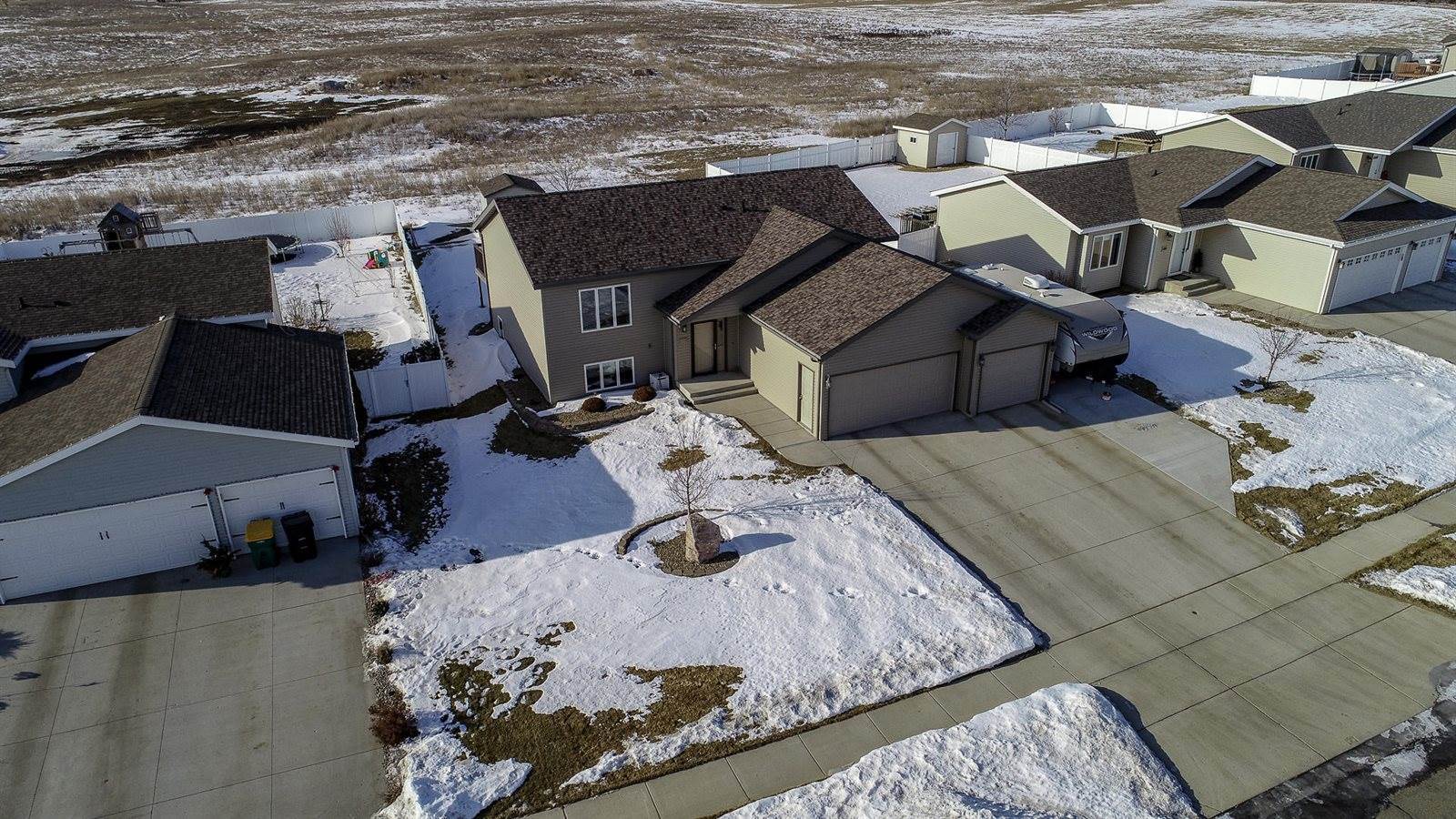 4024 Roosevelt Drive, Bismarck, ND 58503