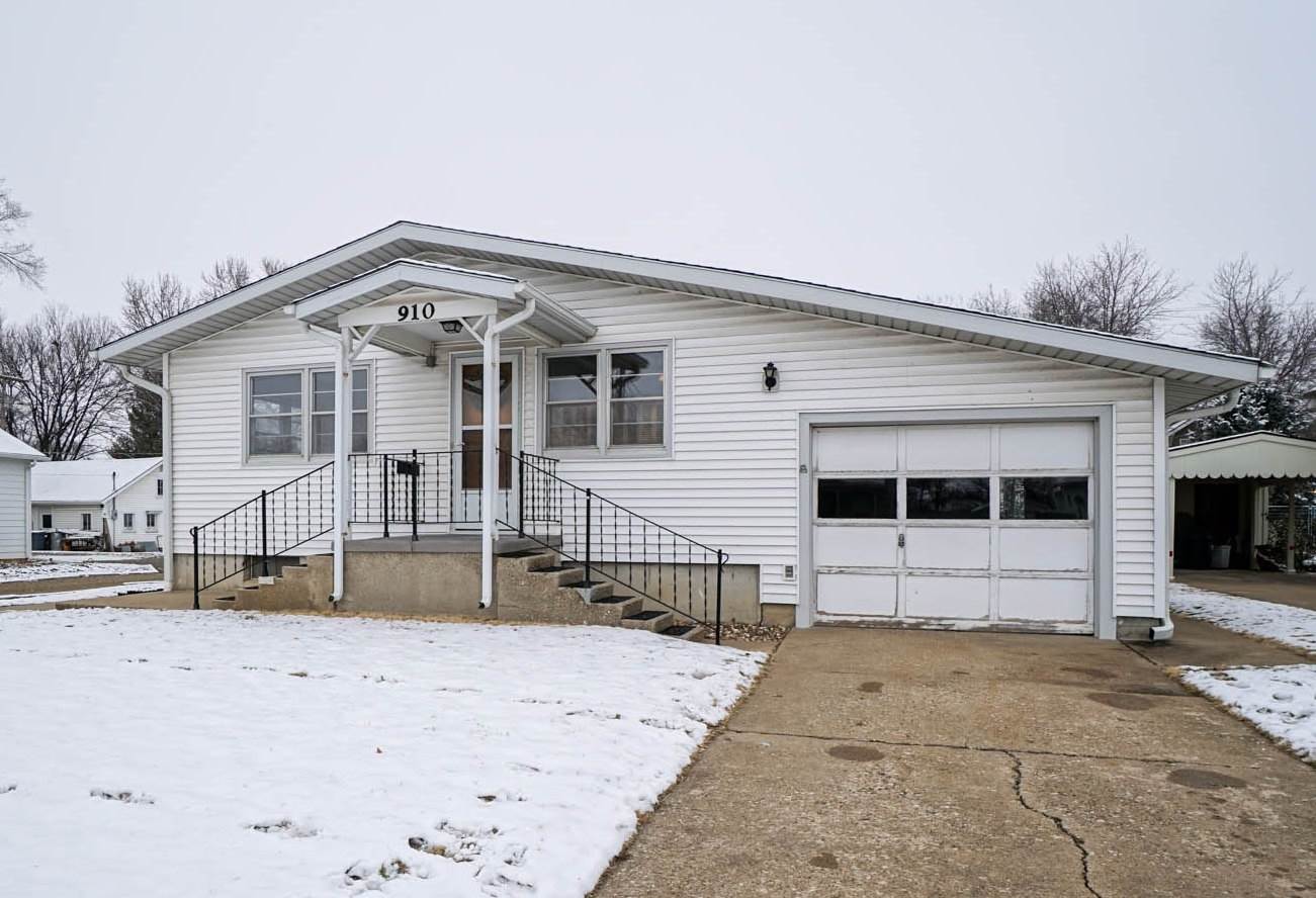 910 W 1st Street, Abilene, KS 67410 Listings NextHome Unlimited