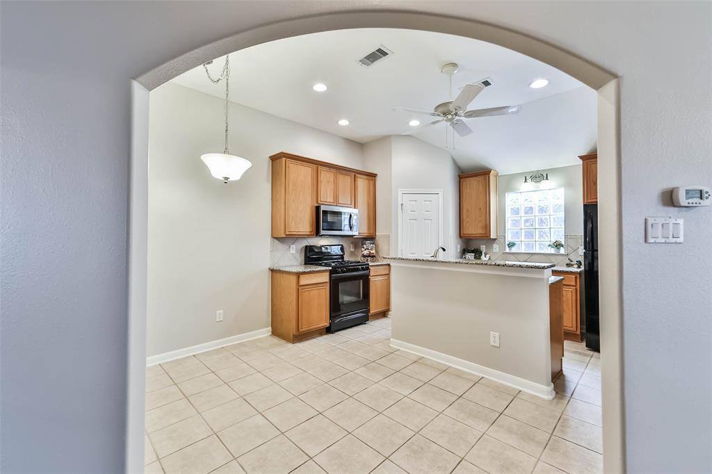 15843 Collinsville Drive, Tomball, TX 77377