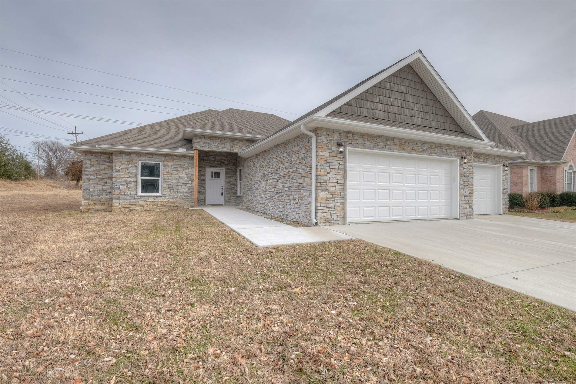 821 Golf Road, Webb City, MO 64870