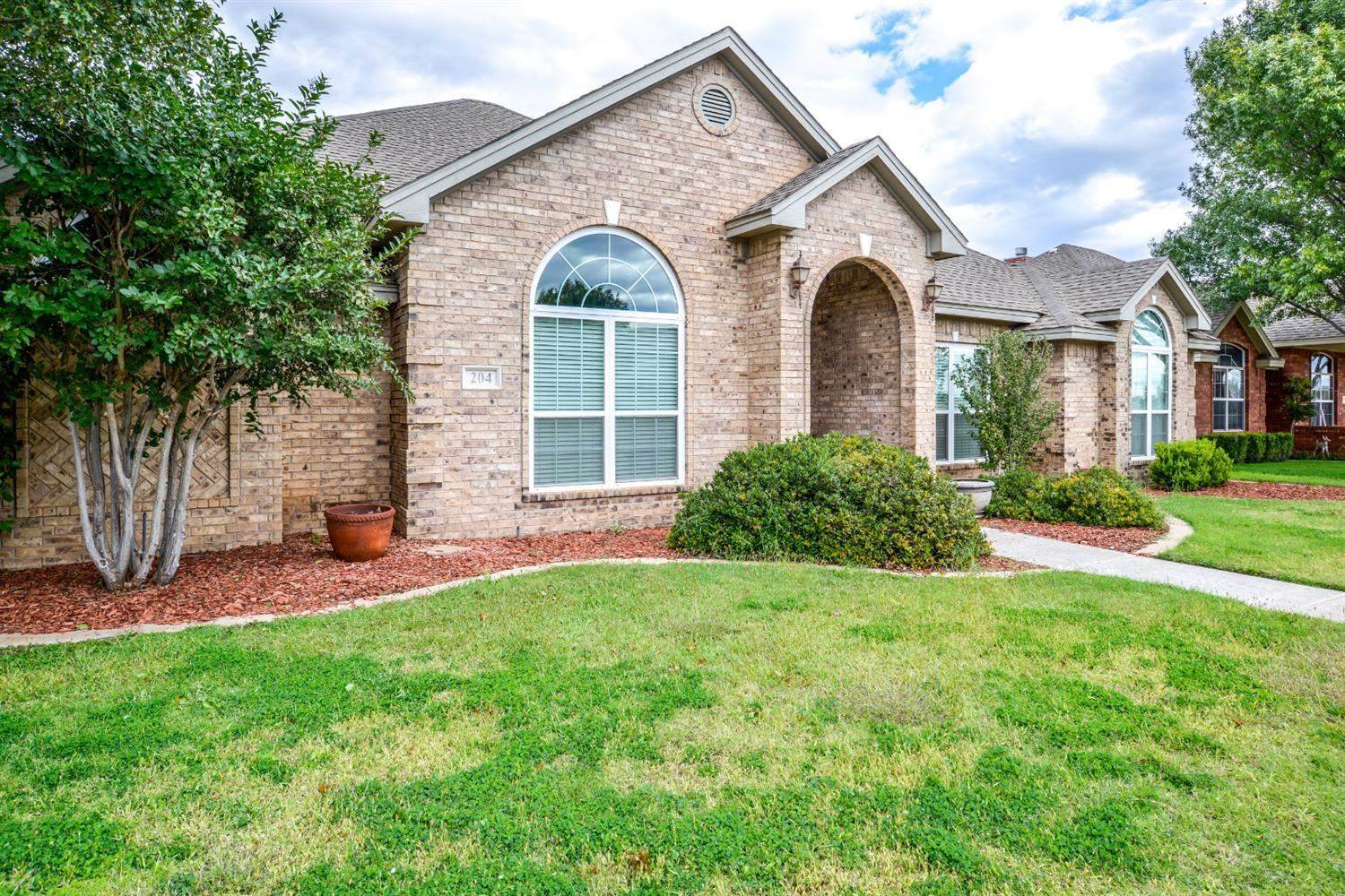 204 Longhorn Boulevard, Wolfforth, TX 79382