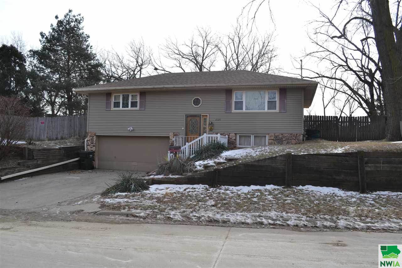 2120 W Palmer, Sioux City, IA 51103