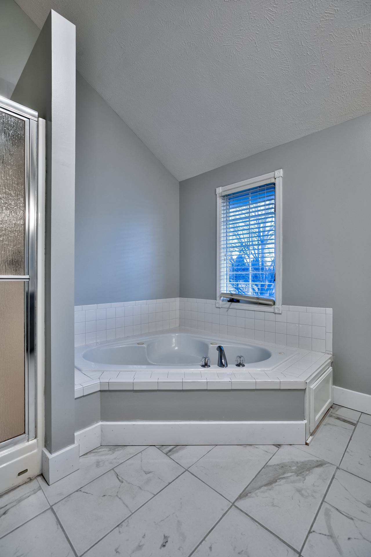 20716 Sequoia Street, Elkhorn, NE 68022