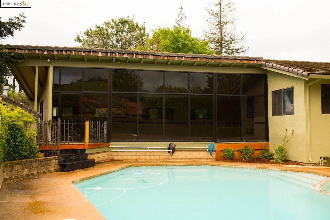 5873 Caulfield Dr, Clayton, CA 94517