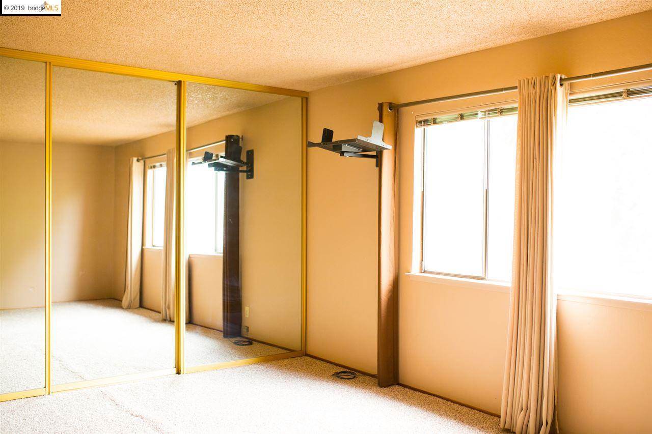 5873 Caulfield Dr, Clayton, CA 94517