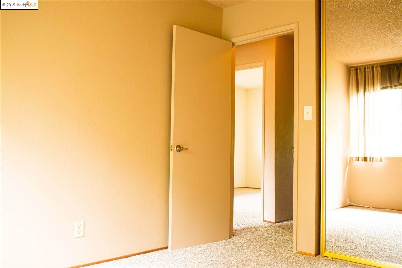 5873 Caulfield Dr, Clayton, CA 94517