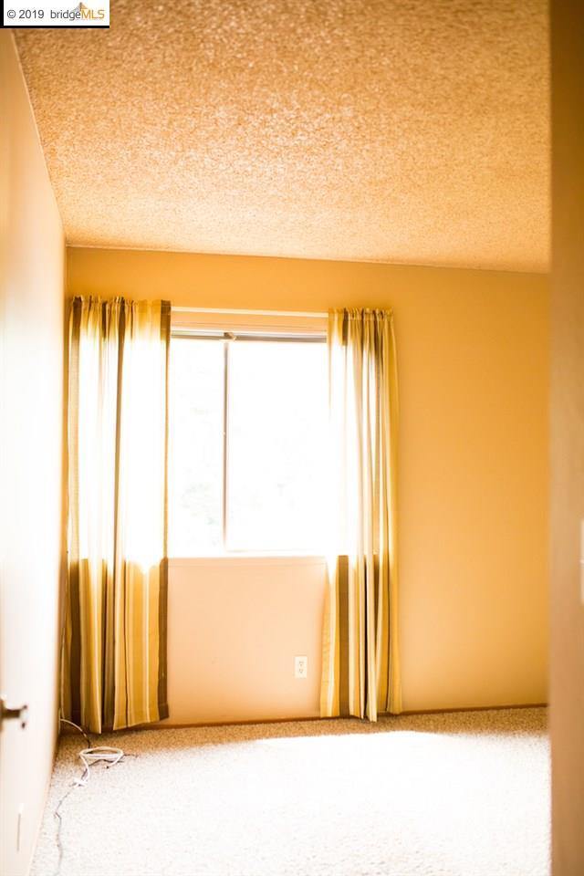 5873 Caulfield Dr, Clayton, CA 94517