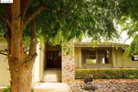 5873 Caulfield Dr, Clayton, CA 94517