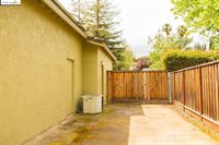5873 Caulfield Dr, Clayton, CA 94517