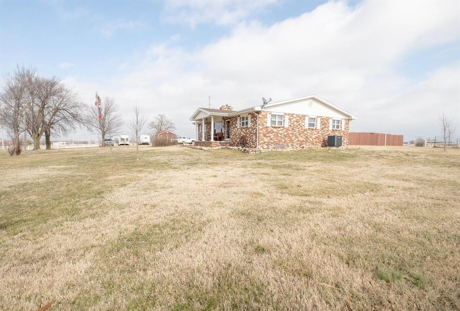 4855 Unicorn Road, Pierce City, MO 65723