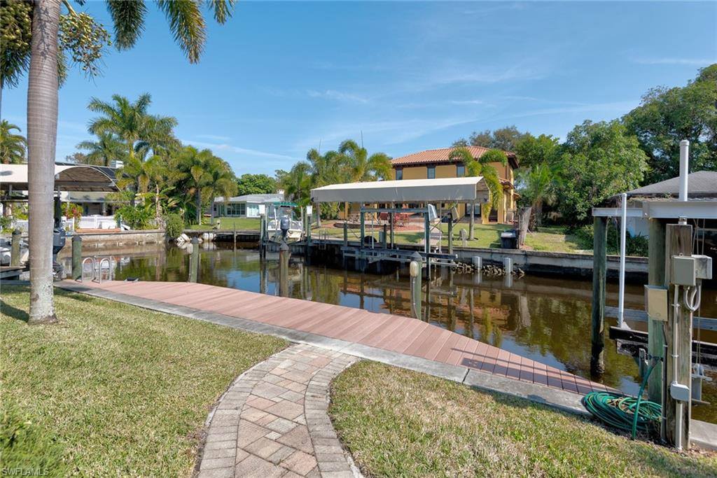 930 Aqua Ln, Fort Myers, FL 33919