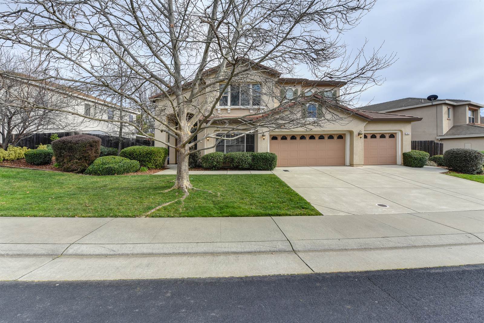 1977 Saint Basil, Roseville, CA 95747