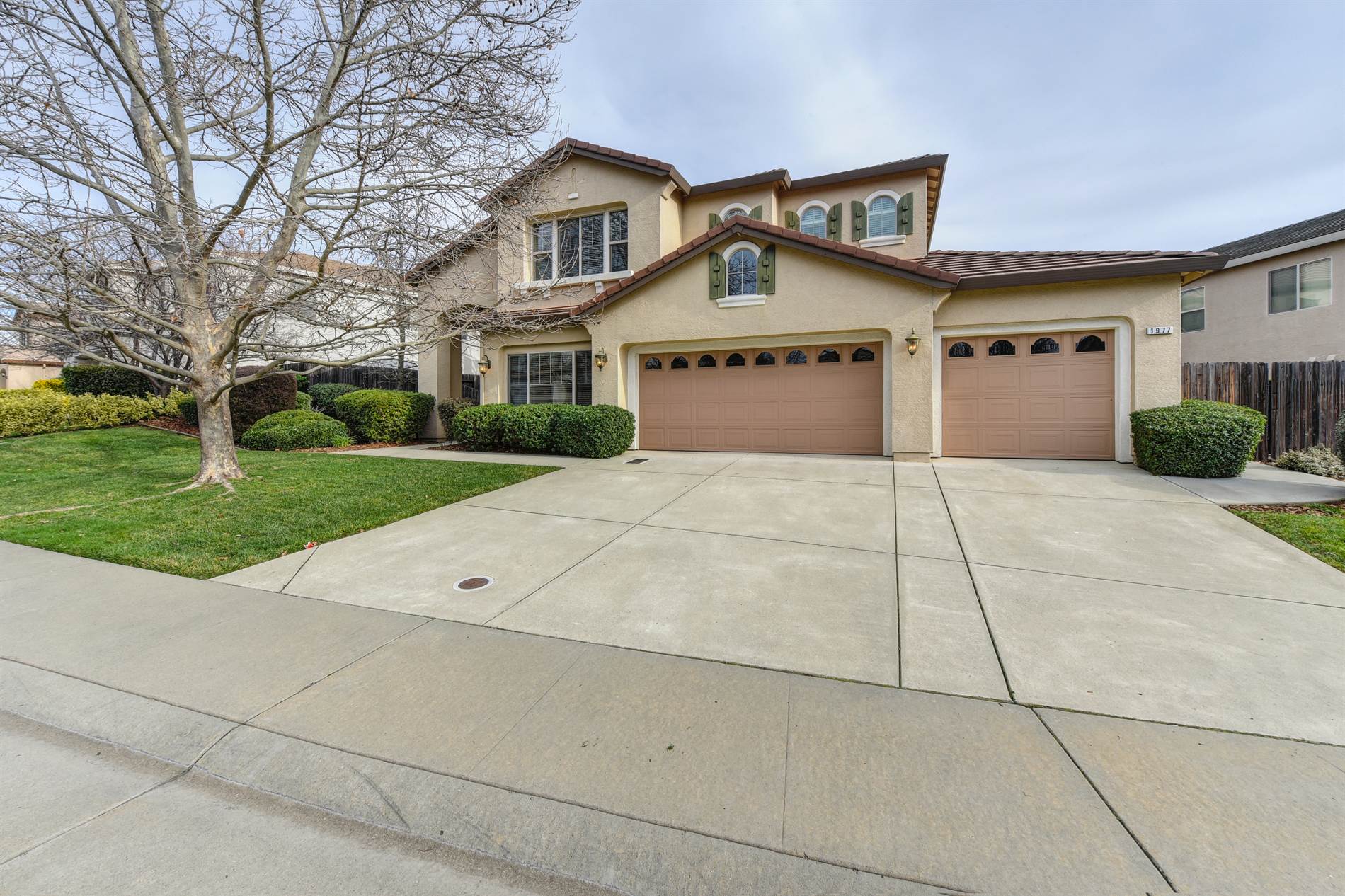 1977 Saint Basil, Roseville, CA 95747