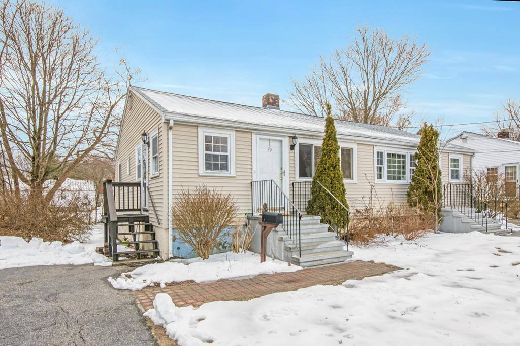 39 Oxford Rd, Norwood, MA 02062