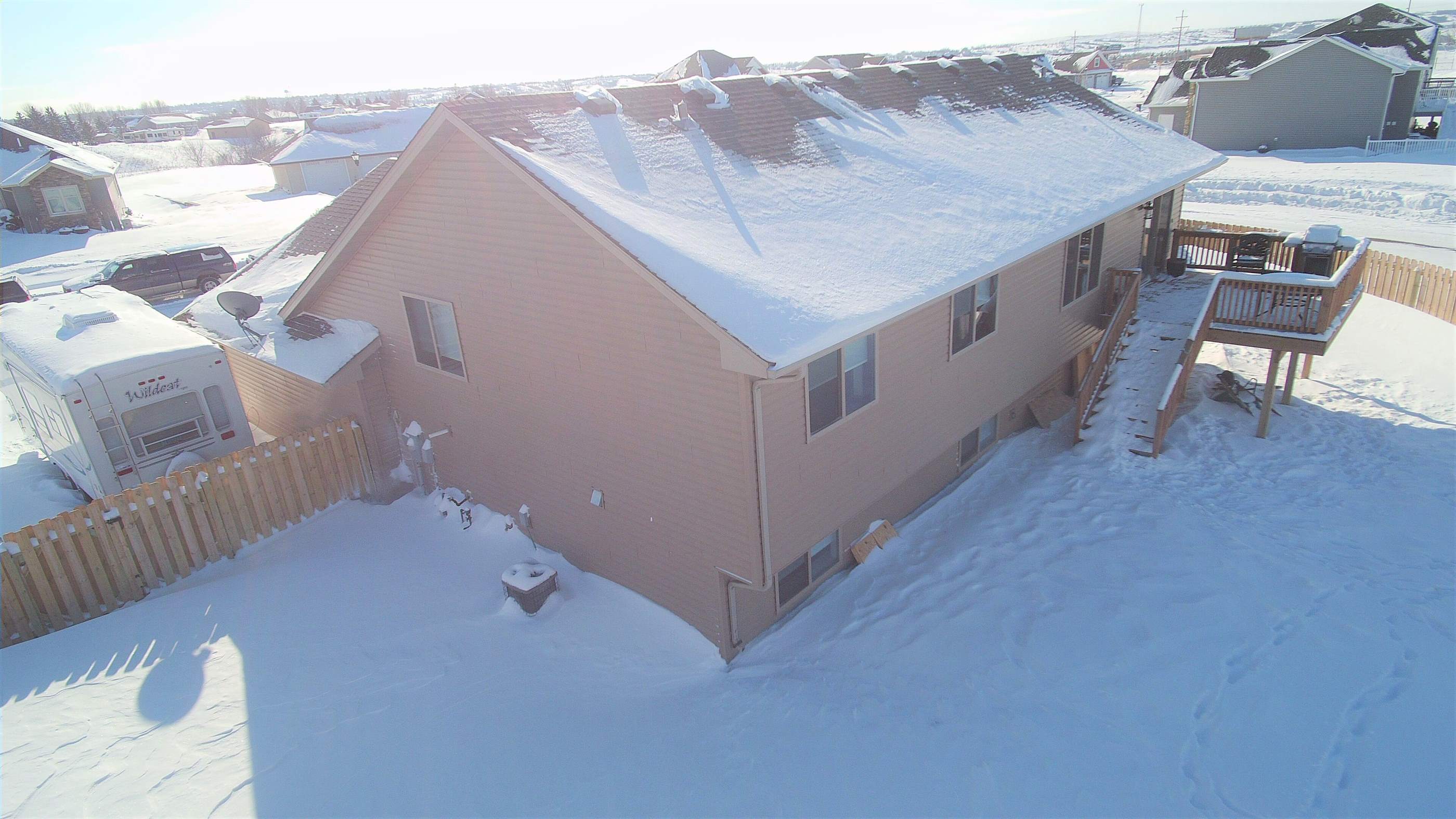 2816 Crescent Drive NW, Minot, ND 58703