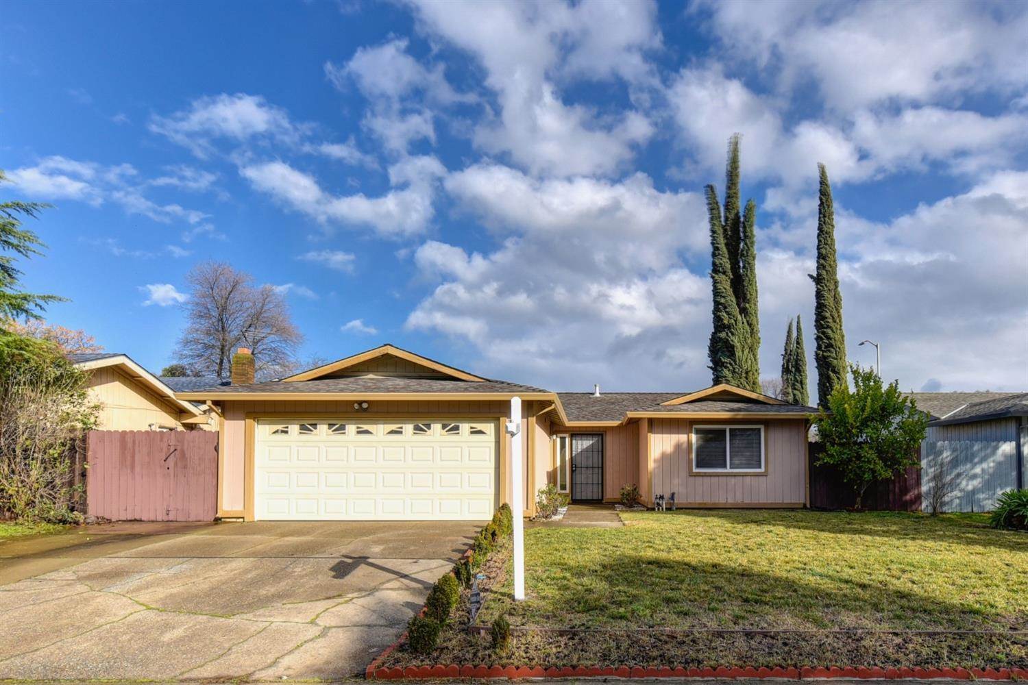 3505 Lindenwood Way, Sacramento, CA 95826