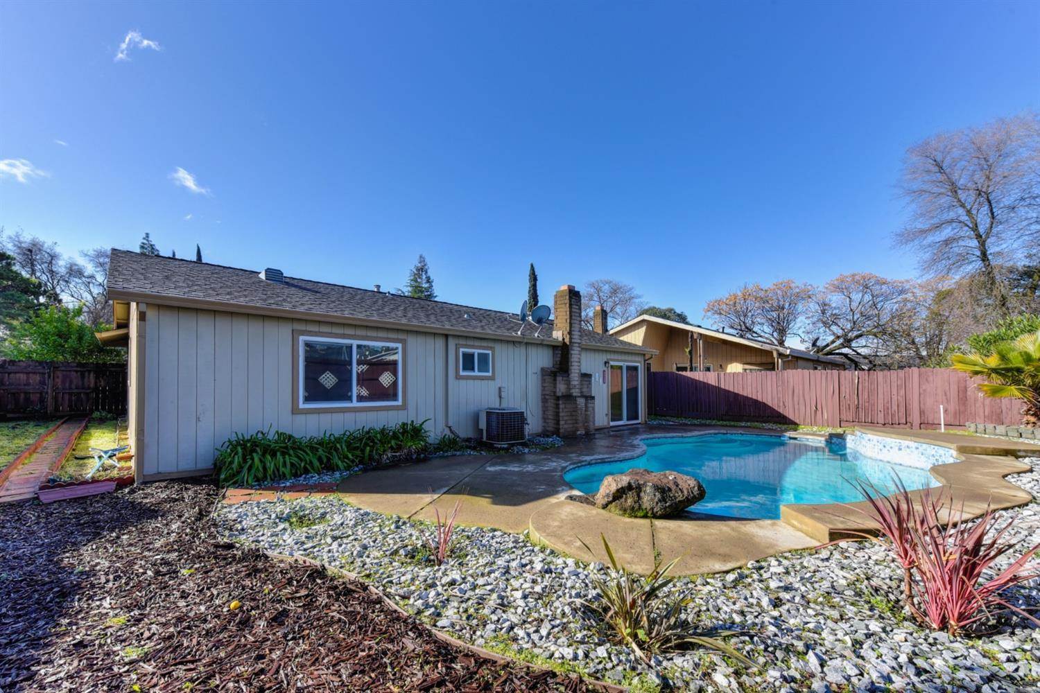 3505 Lindenwood Way, Sacramento, CA 95826