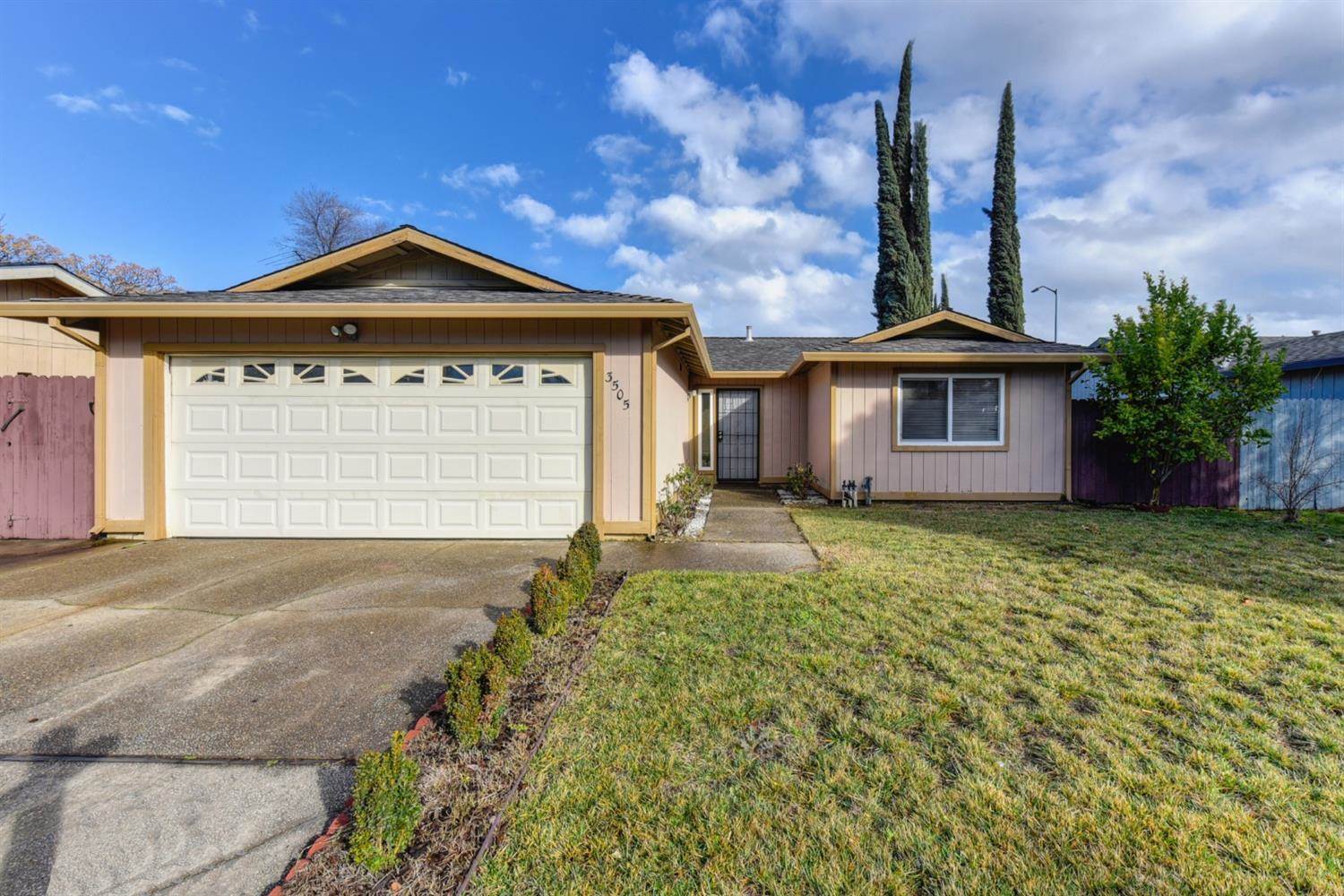 3505 Lindenwood Way, Sacramento, CA 95826