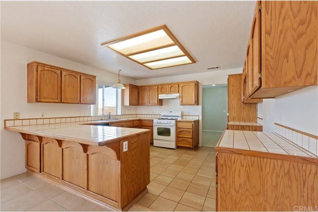 11940 Running Deer Road, Apple Valley, CA 92308